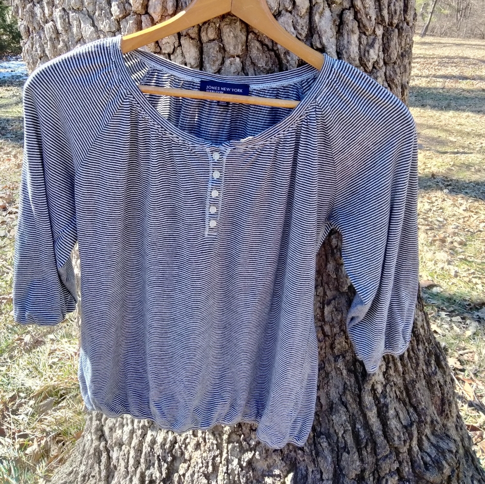 ⬇️Price Drop!⬇️ Jones New York Signature Blouse in size M